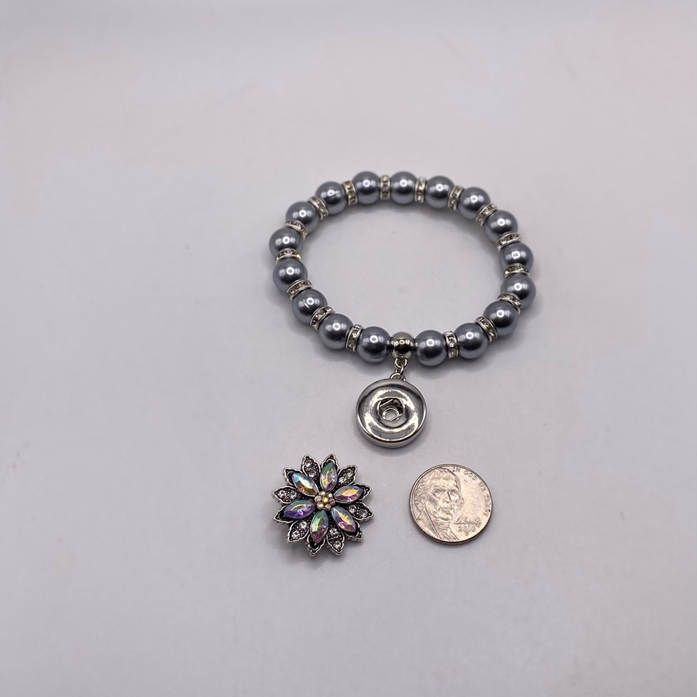 Silver Pearls Snap Bracelet with Iridescent Flower 18mm snap! SEE VIDEO! 🌻🌻🌻 - Picture 10 of 13